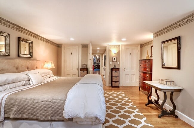 Building Photo - 339 Commonwealth Ave