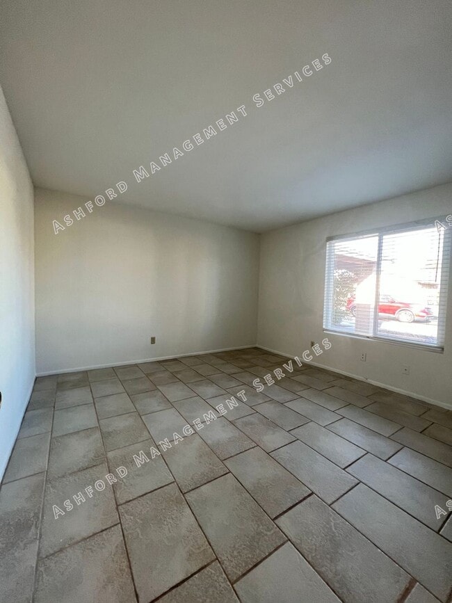 Building Photo - GOLF COURSE HOME W AMENITIES GALORE IN FOUNTAIN OF THE SUN 55+ COMMUNITY & COUNTRY CLUB