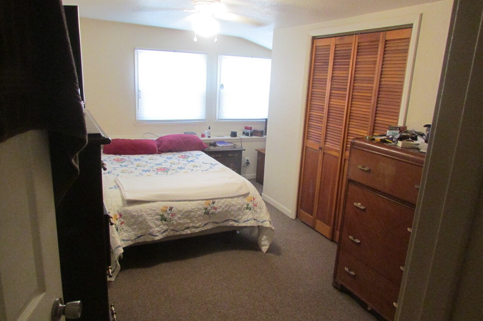 Building Photo - 252 E North Ave