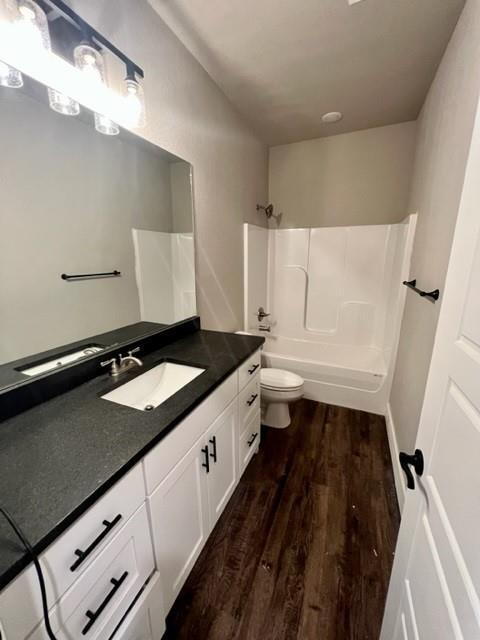 Building Photo - 2735 S Olive Ct