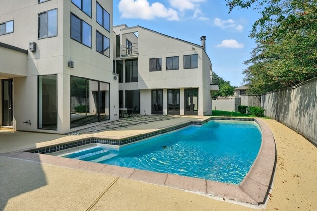 Building Photo - 2019 McClendon St