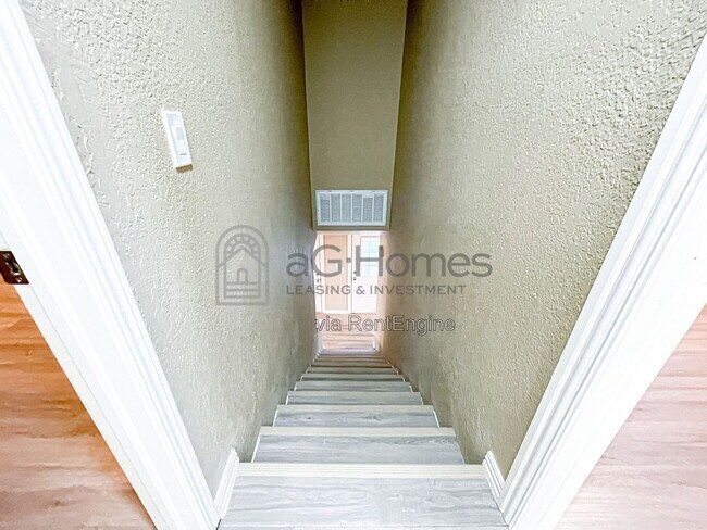Building Photo - 8412 S Douglas Ave