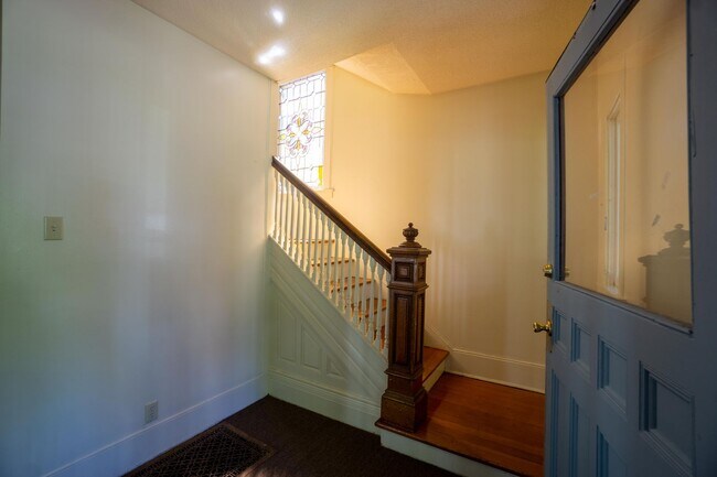 Building Photo - Charming Single Family Home One Block From...