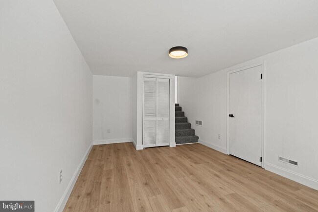 Building Photo - 395 Montgomery Dr