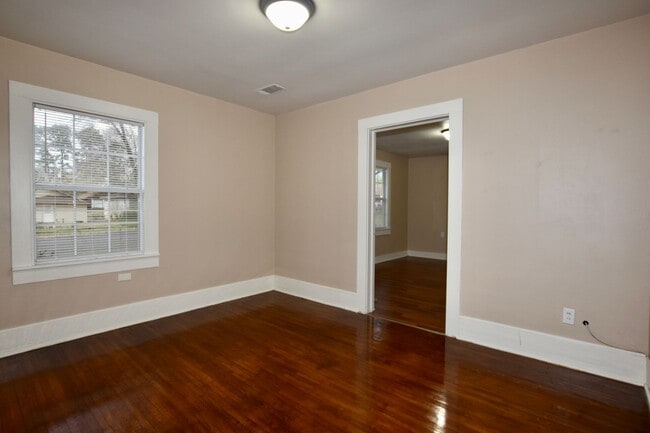 Building Photo - 1623 Texas St