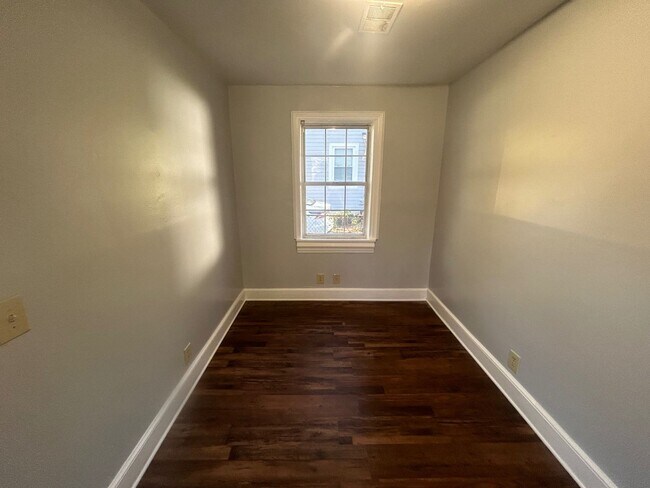 Building Photo - 9 Kolob St