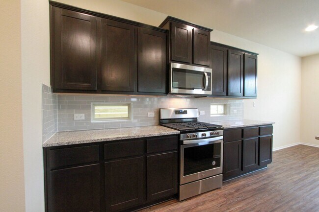 Building Photo - 3651 Sandy Brook Dr