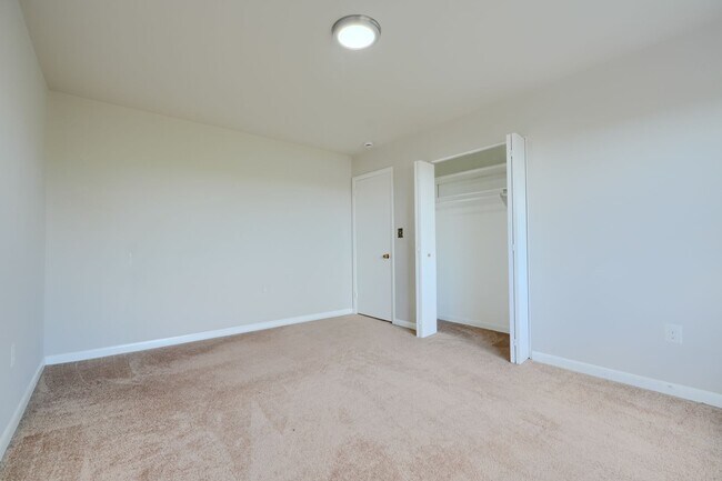 Building Photo - 1 Bed 1 Bath Home for Rent in Rockville, MD- INCLUDES GAS/HEAT AND WATER