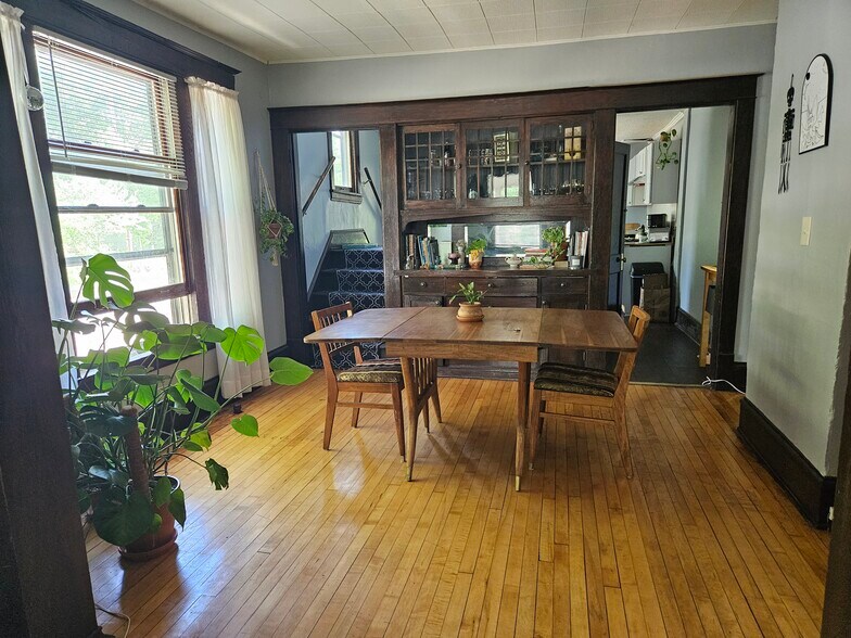 Main Floor Dining - 3901 11th Ave S