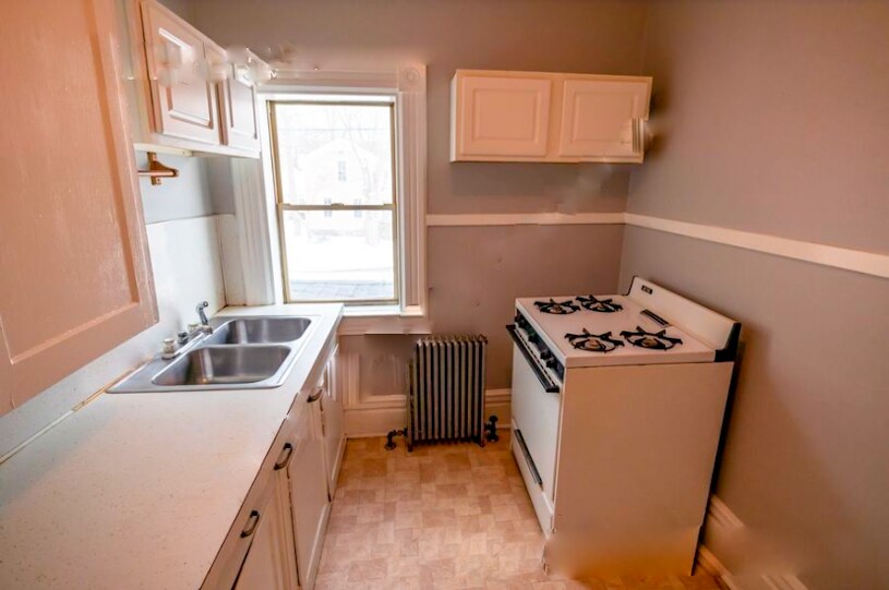 Primary Photo - 220 N Dexter St