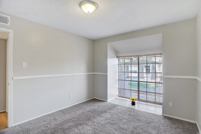 Building Photo - 12633 Memorial Dr