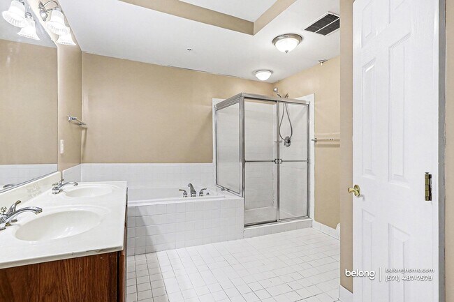 Building Photo - 4679 Red Admiral Way