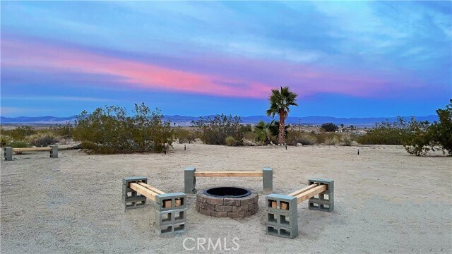 Building Photo - 70410 Cottonwood Dr