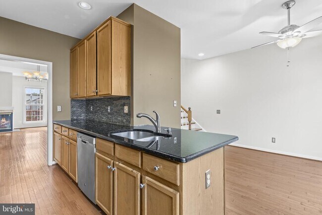 Building Photo - 6385 Levtov Landing