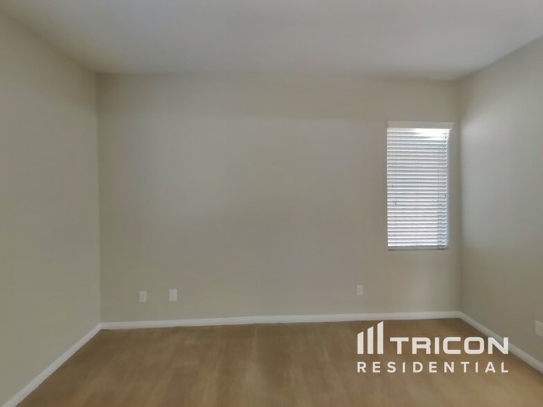 Building Photo - 2204 Turtle Beach Ave