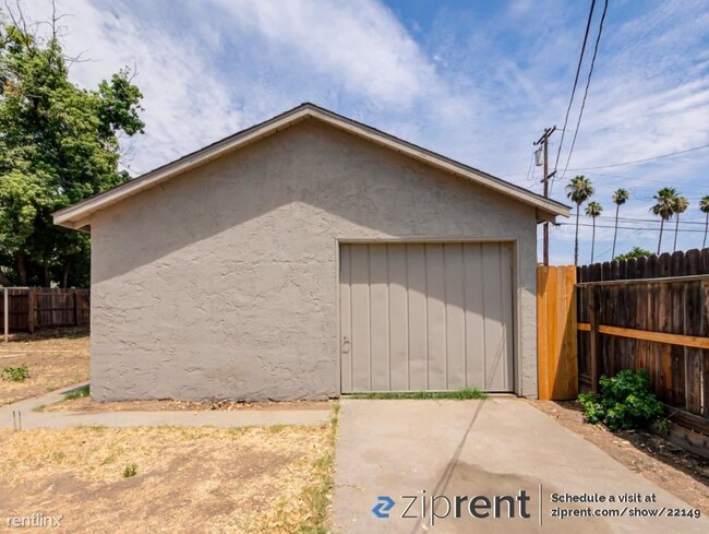 Building Photo - 2 br, 1 bath House - 1335 E Brown Ave, Fre...