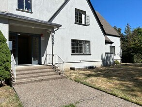Building Photo - (949) Harrison Street Plex - 1 Bed / 1 Bat...