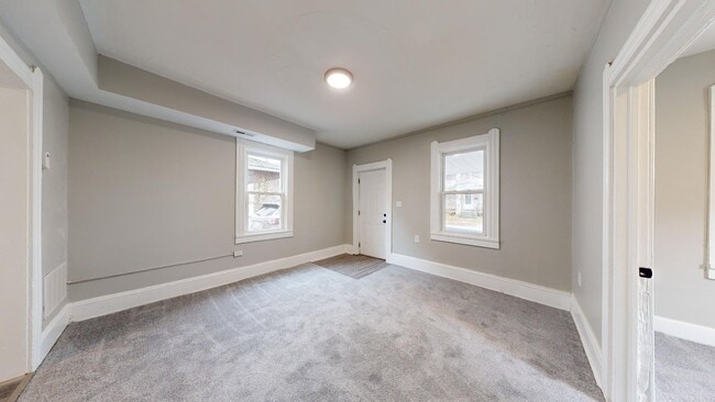 Building Photo - Old Brooklyn Area - 3 Bedroom Single Famil...