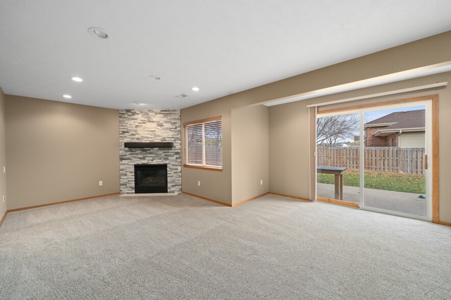 Building Photo - 1202 E 61st St