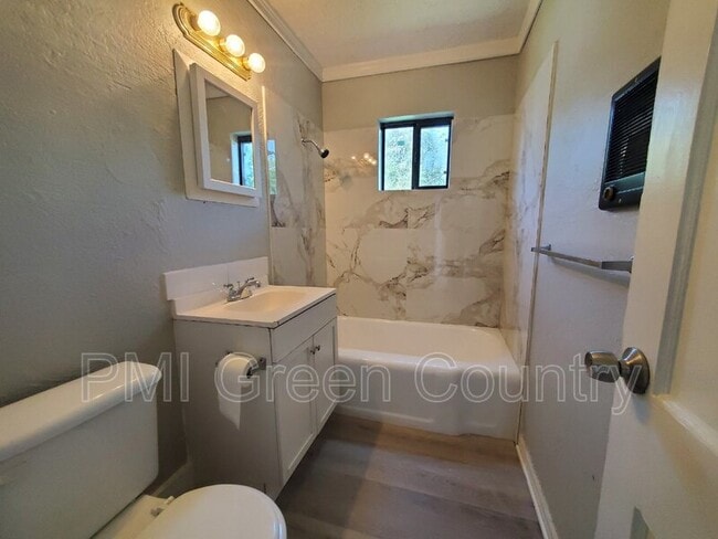 Building Photo - 2125 E Seminole St