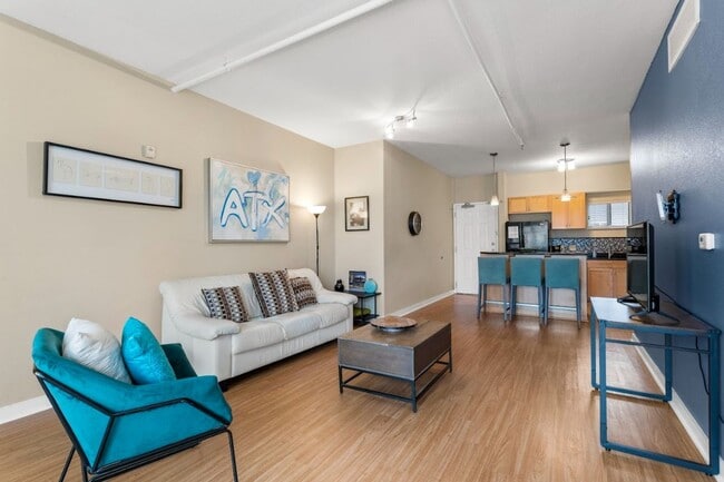 Building Photo - Piazza Condo - Fully Furnished 2bd/2ba - S...