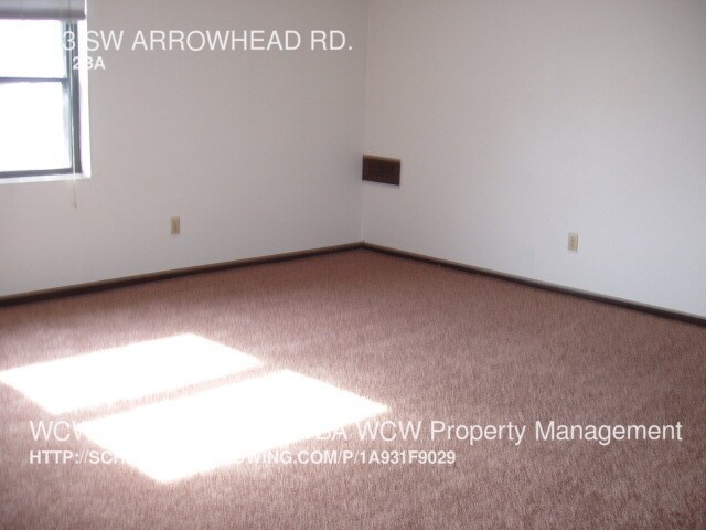 Building Photo - Great Duplex! Great Area!!!