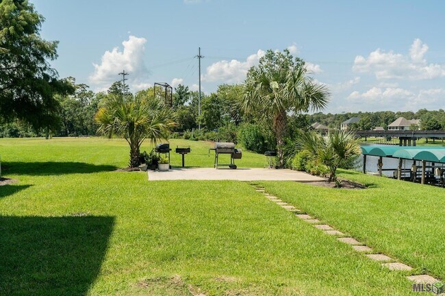 Building Photo - 12386 River Highlands Dr