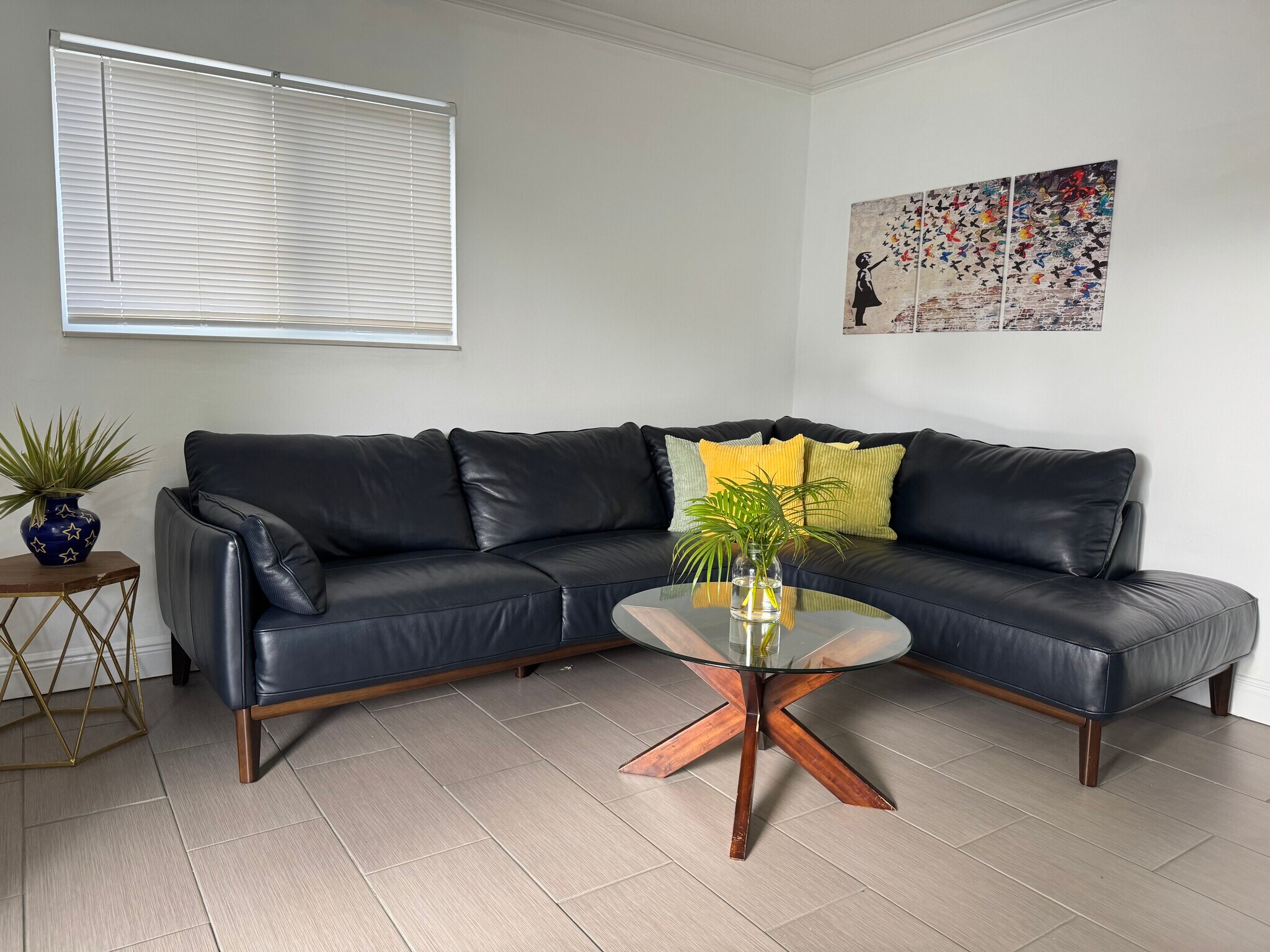 Building Photo - 1214 NE 5th Ter