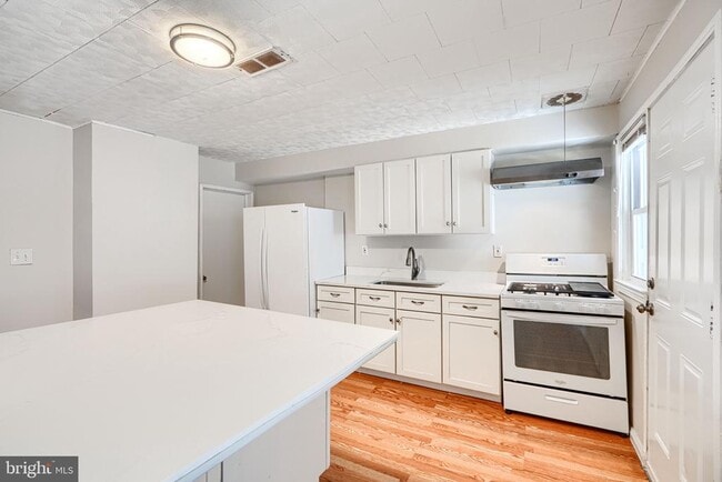 Building Photo - 602 Aldworth Rd