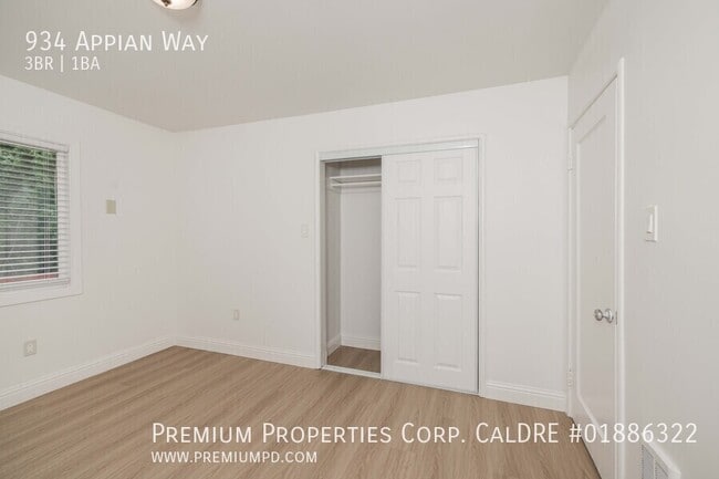 Building Photo - 934 Appian Way