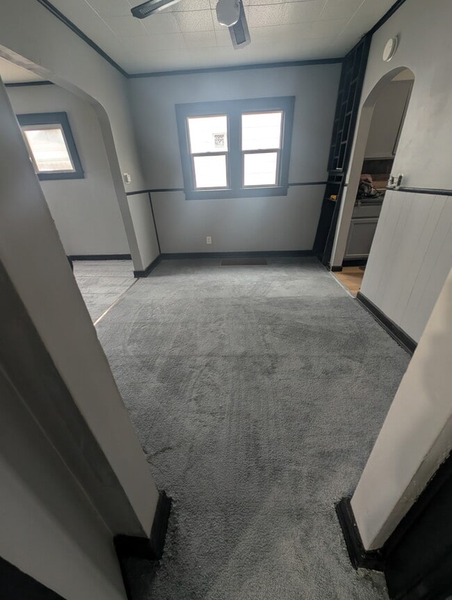 Building Photo - 1417 KNIGHT