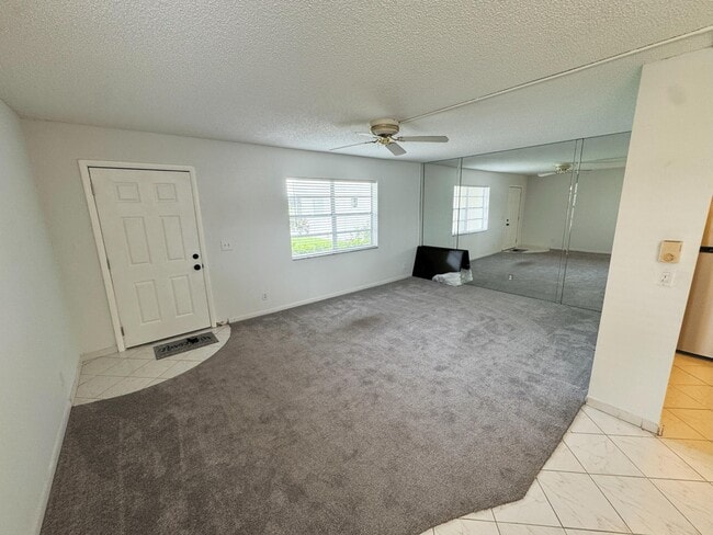 Building Photo - 490 Flanders Dr