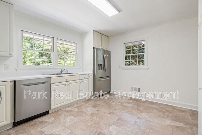 Building Photo - 1209 Roosevelt Dr