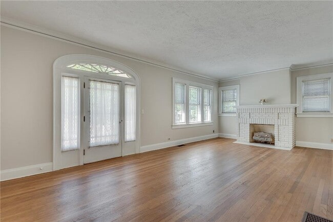 Building Photo - 812 Adair Ave NE