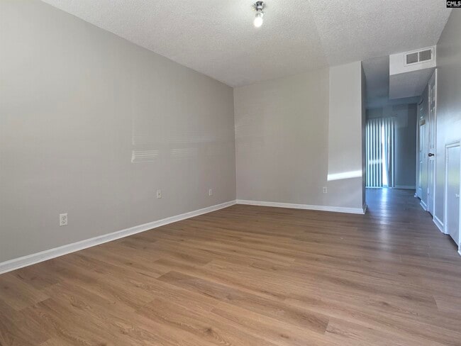 Building Photo - 1918 Jessamine Rd