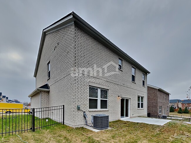 Building Photo - 105 Broadmoor Dr