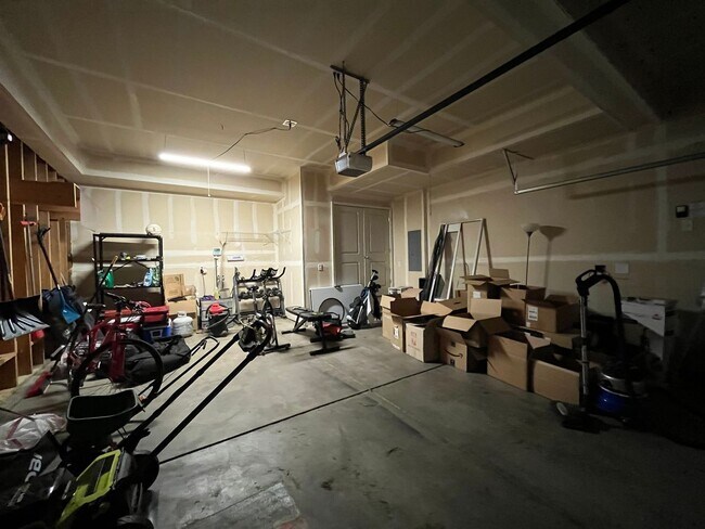 Building Photo - Fantastic Home in North Fort Collins