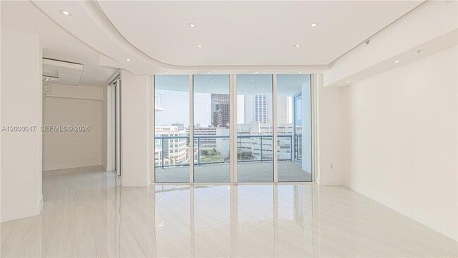 Building Photo - 333 Las Olas Way