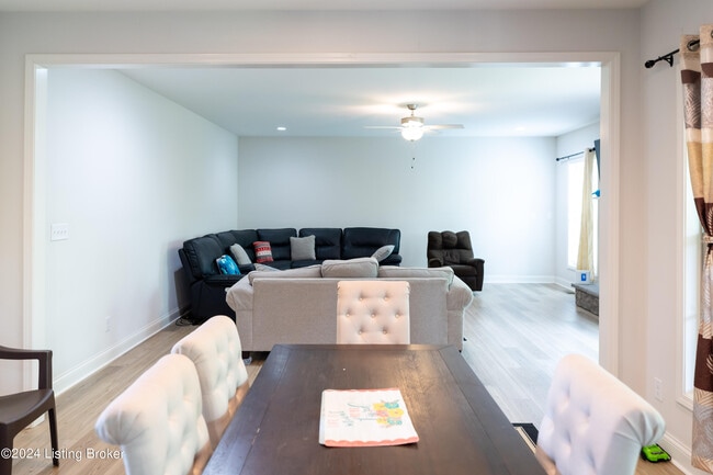Building Photo - 213 Belden Trl