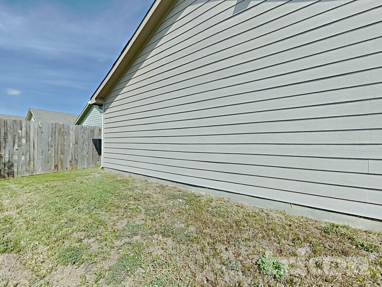 Building Photo - 6542 Augustus Magee