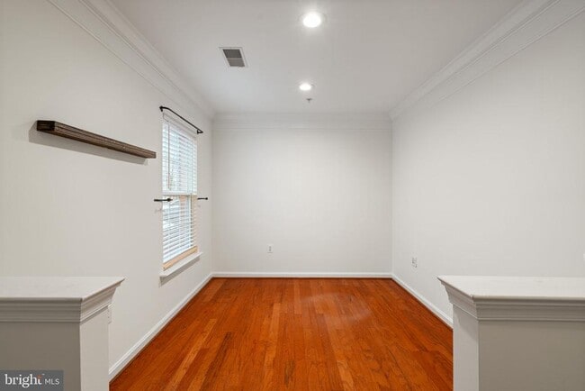 Building Photo - 5061 Kilburn St