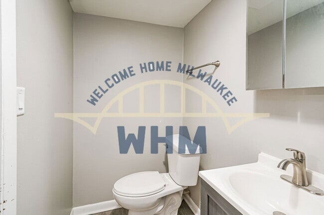 Building Photo - 4725 W Wilbur Ave