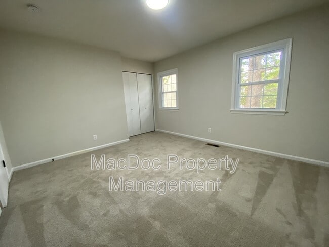 Building Photo - 9 Farrell Ln