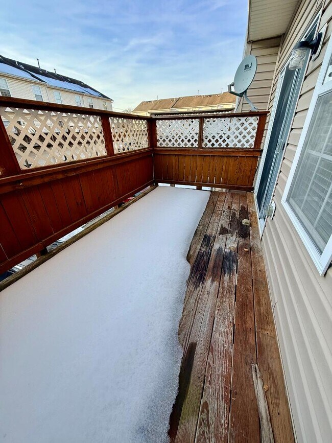 Building Photo - 838 Lowe Rd