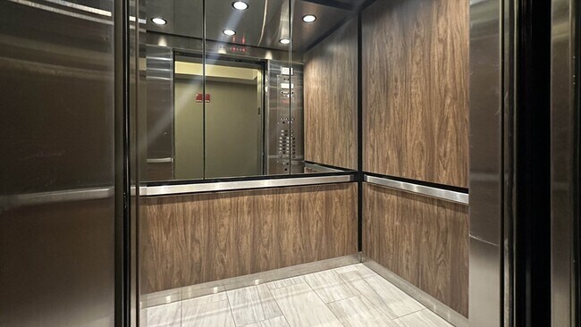 Building Photo - 121 Portland St