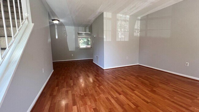 Building Photo - 5808 Waterdale Ct