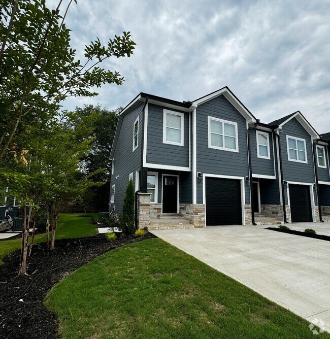 Building Photo - ???? Brand New 3BR/2.5BA Townhome for Rent...