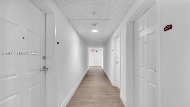 Building Photo - 120 Douglas Rd