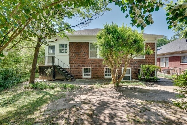 Building Photo - 812 Adair Ave NE