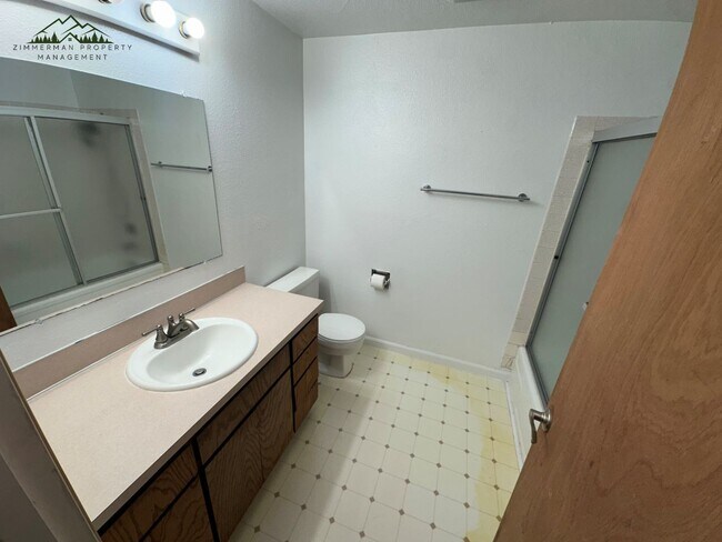 Building Photo - Update 3 bedroom 2 bathroom House